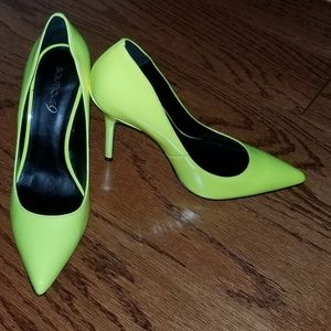 Boutique 9 BT07Orson neon pumps